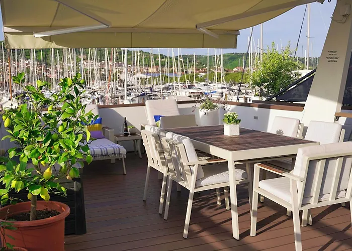 Floating Sea House Miramare